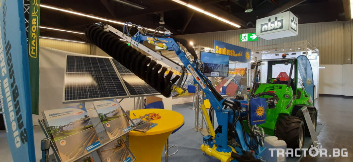 Телескопични товарачи Avant Машини за поддръжка на фотоволтаични соларни паркове 3 - Трактор БГ